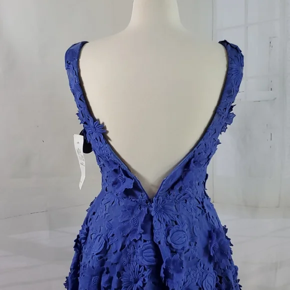 Nicole Miller blue 3D lace dress - Picture 7 of 9